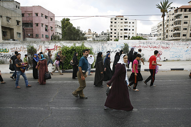 Inhabitants talked of heavy shelling throughout the night, blasted windows, neighbours homes bomebed. As soon as 7am many families began making their way out of their homes with only their clothes on their back and nowhere safe to go.