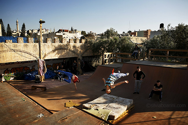 Designed and built by the Dubai-based contemporary art organization Tashkeel, the ramp opened in 2013 on a piece of land annexed to the zoo and donated by the municipality. Qalqilya, Palestine